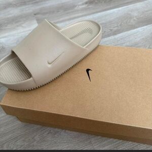 Nike Tan Slide Sandals - Light Beige